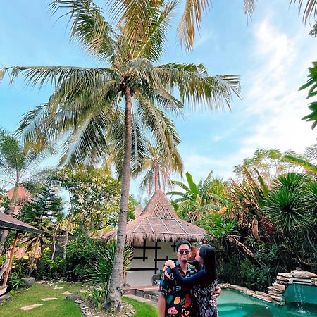 Villa Bhuvana With Private Swimming Pool กีลีตราวางัน ภายนอก รูปภาพ