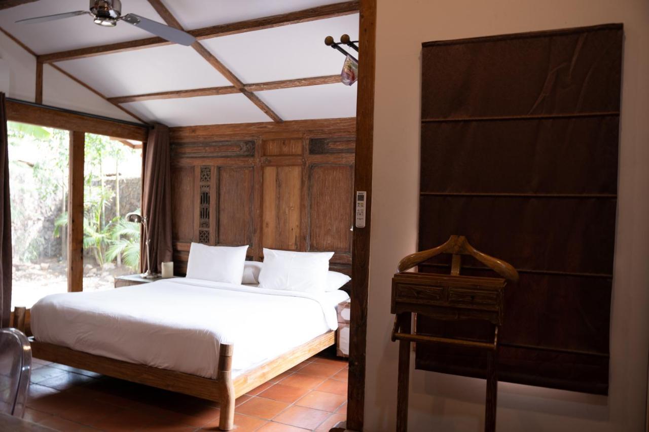 Villa Bhuvana With Private Swimming Pool กีลีตราวางัน ภายนอก รูปภาพ
