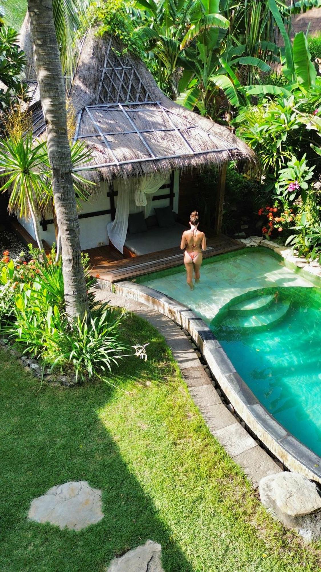 Villa Bhuvana With Private Swimming Pool กีลีตราวางัน ภายนอก รูปภาพ
