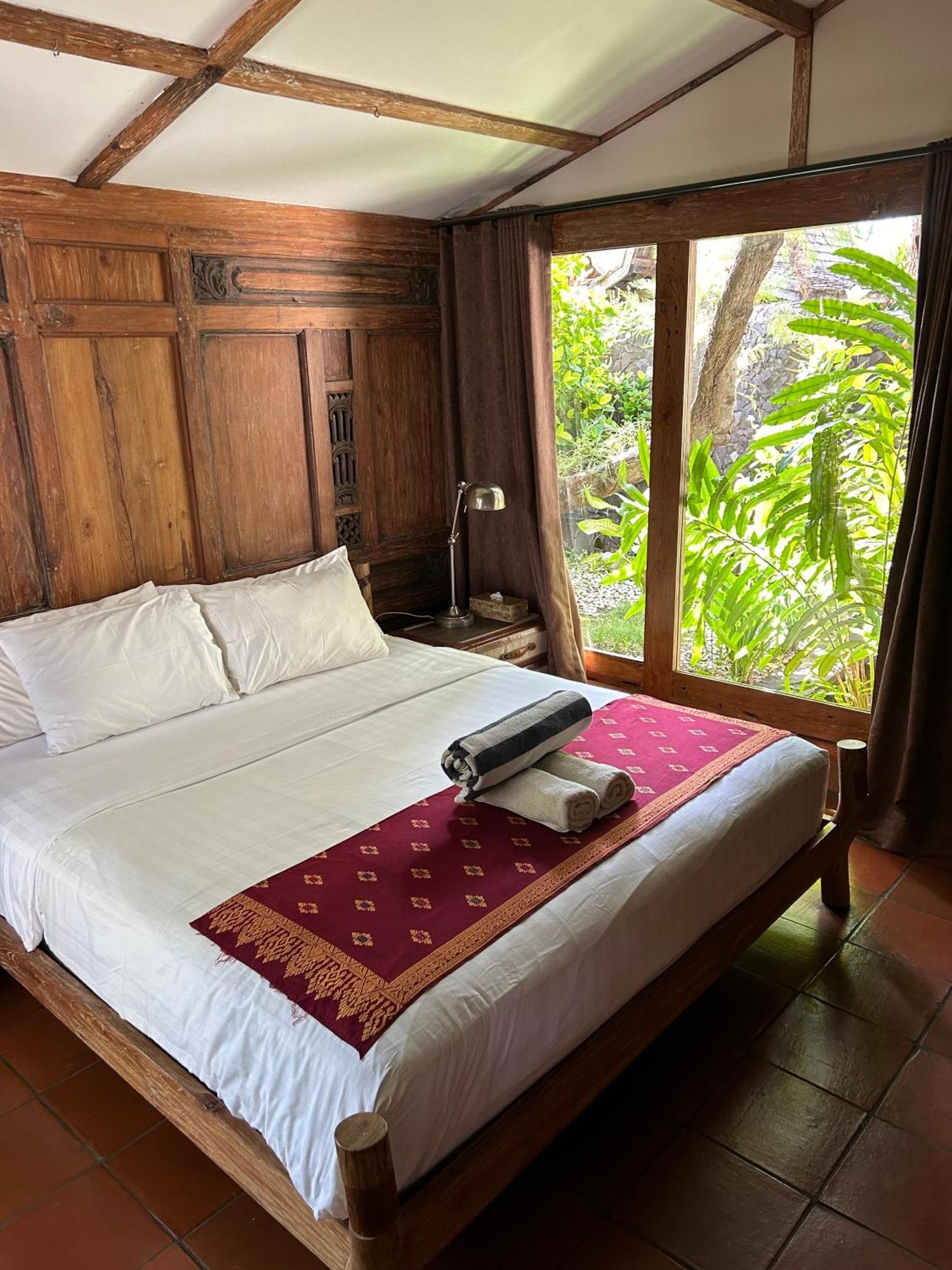 Villa Bhuvana With Private Swimming Pool กีลีตราวางัน ภายนอก รูปภาพ