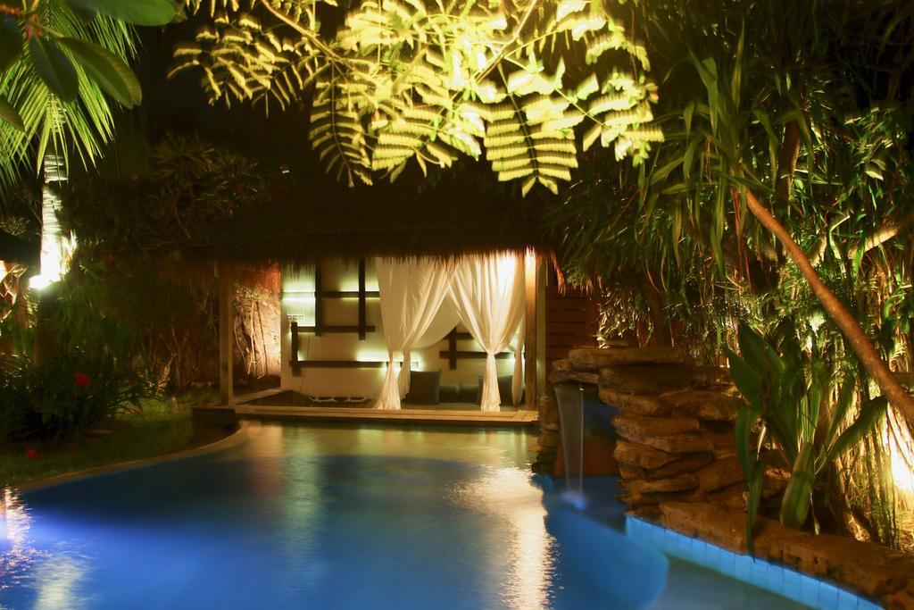 Villa Bhuvana With Private Swimming Pool กีลีตราวางัน ภายนอก รูปภาพ