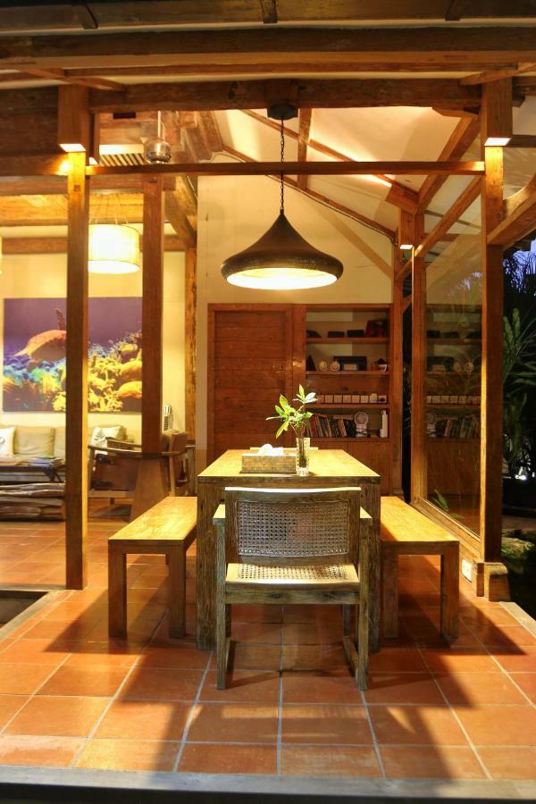Villa Bhuvana With Private Swimming Pool กีลีตราวางัน ภายนอก รูปภาพ
