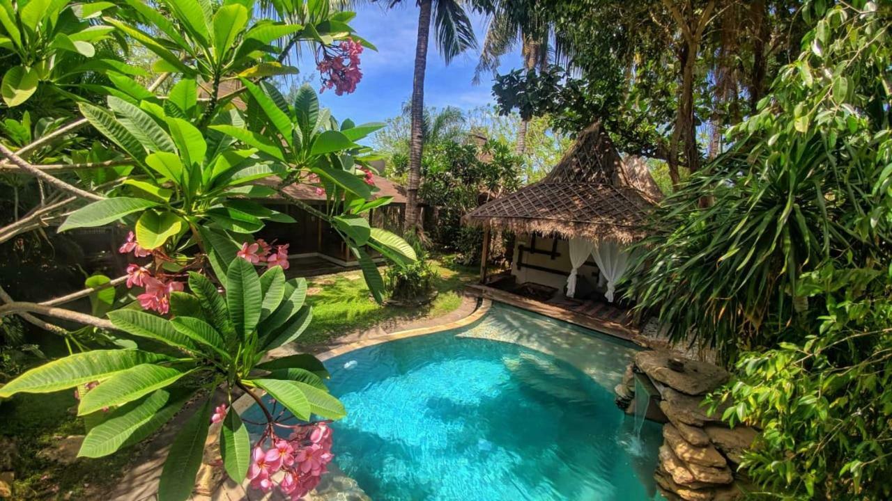 Villa Bhuvana With Private Swimming Pool กีลีตราวางัน ภายนอก รูปภาพ