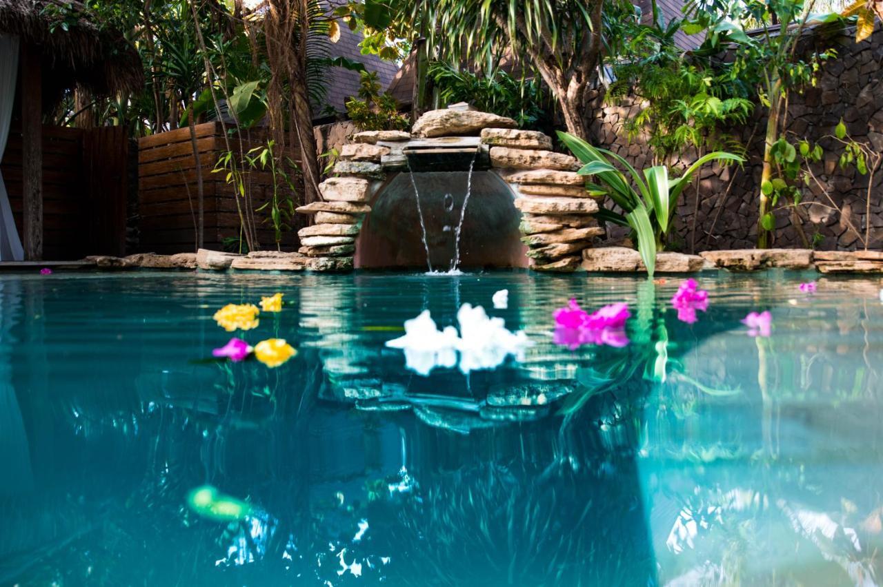 Villa Bhuvana With Private Swimming Pool กีลีตราวางัน ภายนอก รูปภาพ