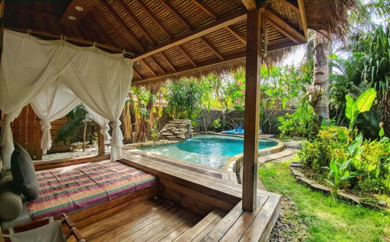 Villa Bhuvana With Private Swimming Pool กีลีตราวางัน ภายนอก รูปภาพ
