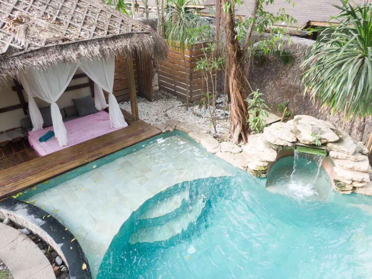 Villa Bhuvana With Private Swimming Pool กีลีตราวางัน ภายนอก รูปภาพ