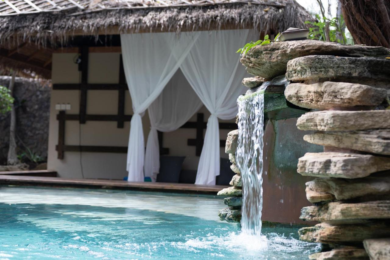 Villa Bhuvana With Private Swimming Pool กีลีตราวางัน ภายนอก รูปภาพ