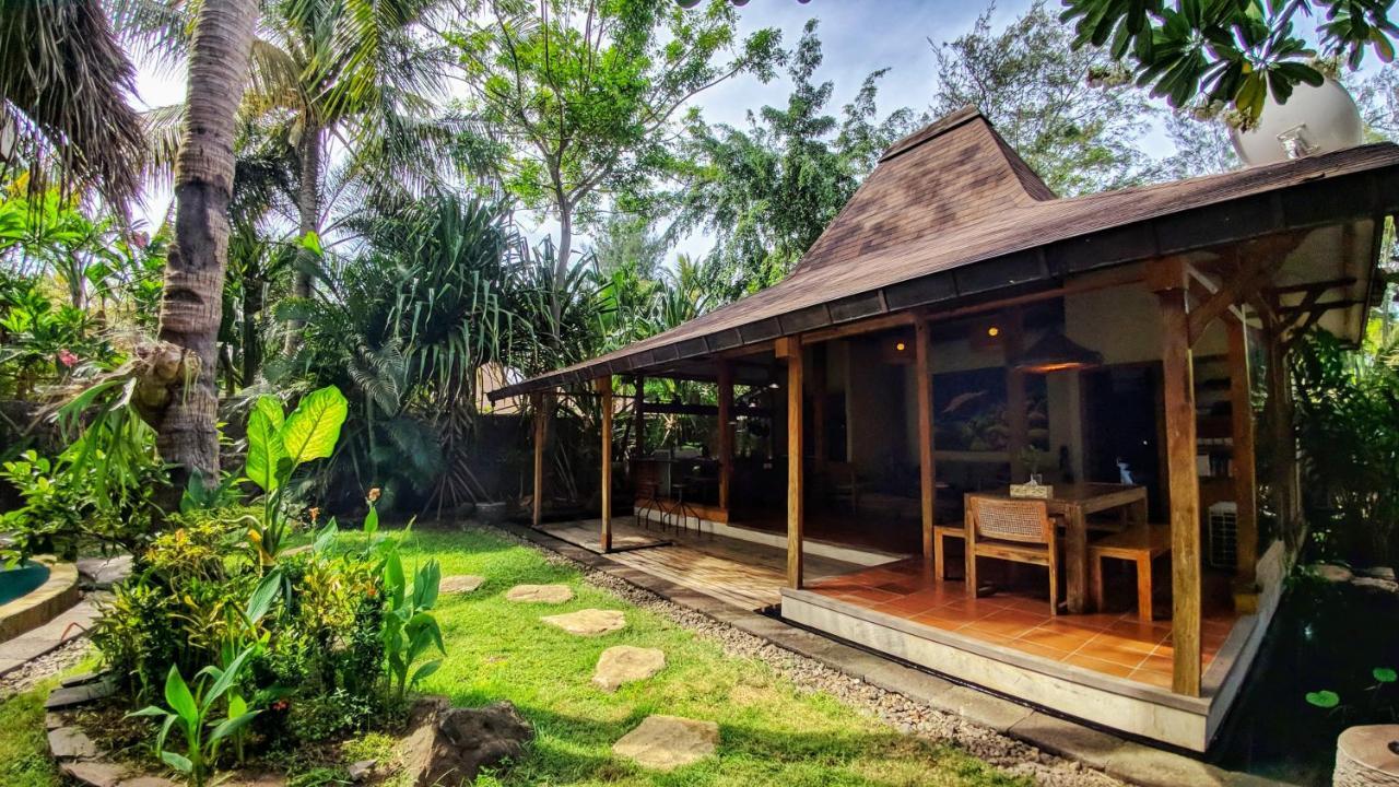Villa Bhuvana With Private Swimming Pool กีลีตราวางัน ภายนอก รูปภาพ